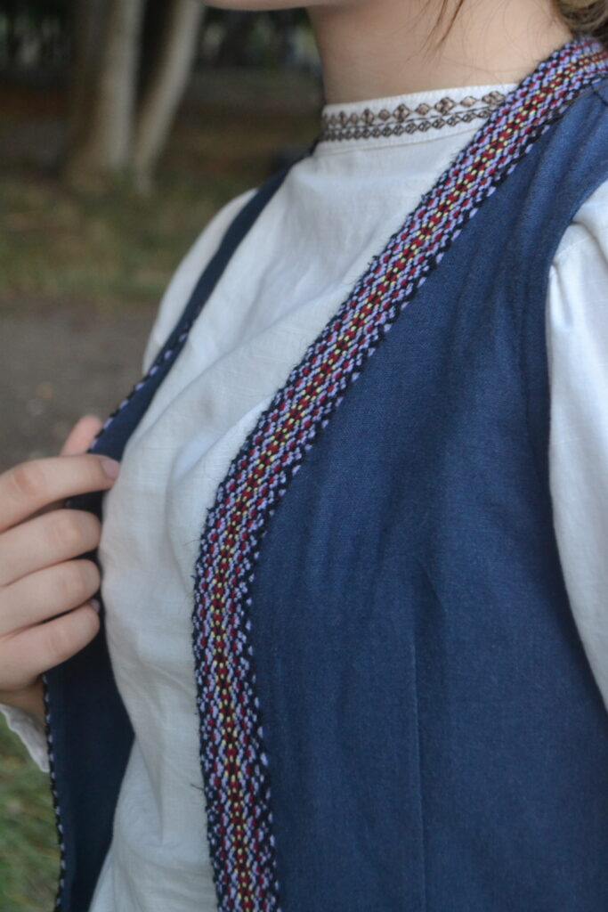 Сhildren's vest with woven inserts