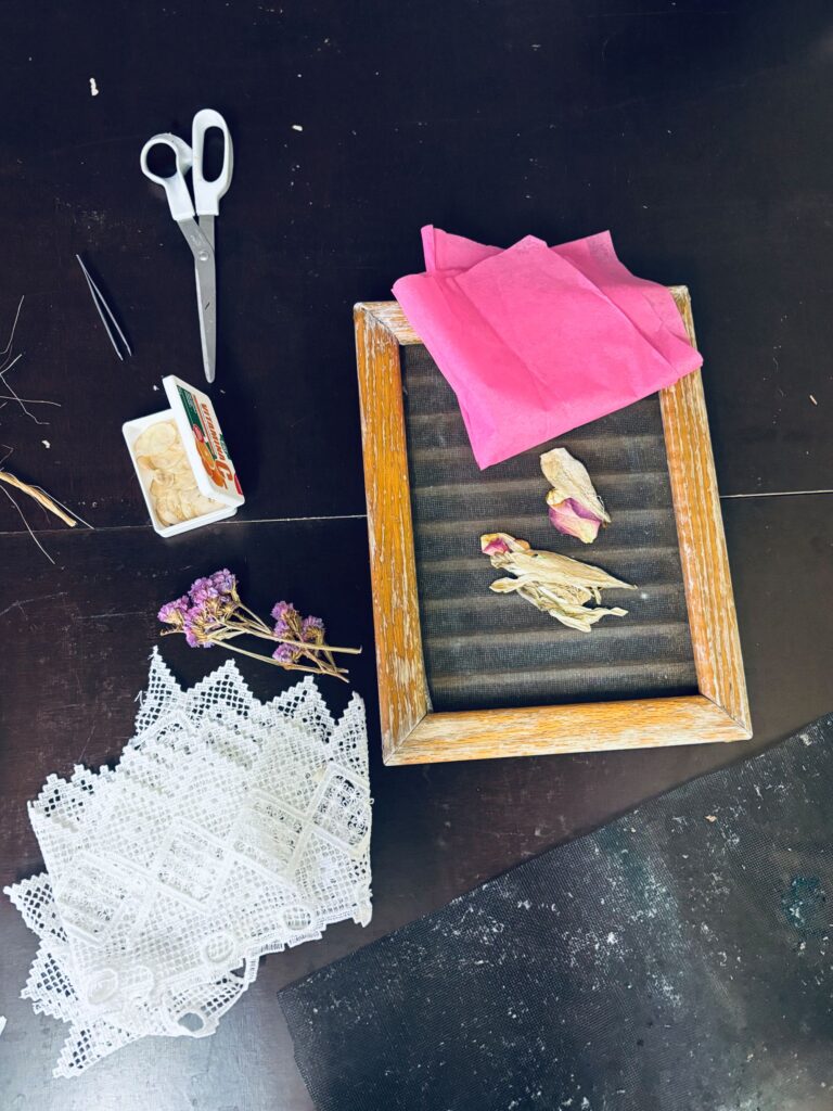 Read more about the article Craft Academy in Sweden: Louise Machon discovering the endless possibilities of paper.